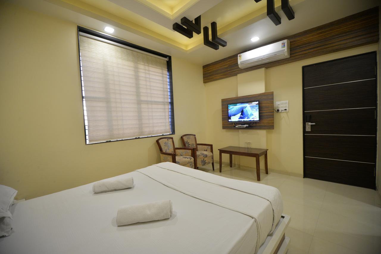 Hotel Radhe Krishna Solapur Dış mekan fotoğraf