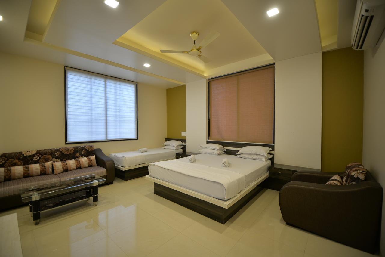 Hotel Radhe Krishna Solapur Dış mekan fotoğraf